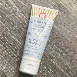 First Aid Beauty Ultra Repair Cream Intense Hydration